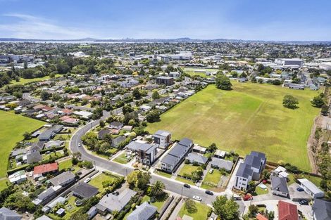 Photo of property in 5/68 Smythe Road, Henderson, Auckland, 0612