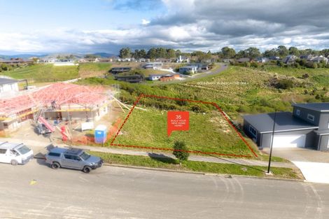 Photo of property in 35 Vaucluse Heights, Fitzherbert, Palmerston North, 4410
