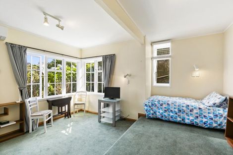 Photo of property in 122 Cashmere Avenue, Khandallah, Wellington, 6035