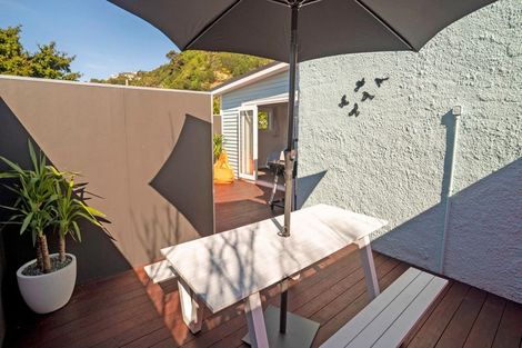 Photo of property in 197 Sutherland Road, Lyall Bay, Wellington, 6022