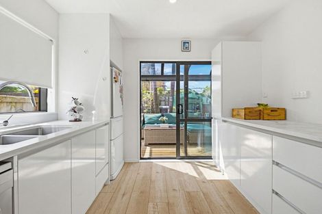 Photo of property in 160d Hill Road, Manurewa, Auckland, 2105
