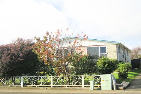 Photo of property in 72 Gray Avenue, Paraparaumu Beach, Paraparaumu, 5032