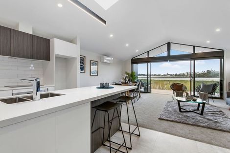 Photo of property in 1 Blenheim Place, Judea, 3110