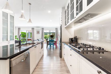 Photo of property in 6 Kahika Grove, Huapai, Kumeu, 0810