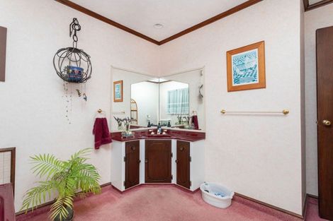 Photo of property in 10 Maclaurin Street, Dannevirke, 4930