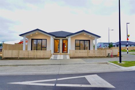 Photo of property in 8 Rorotu Avenue, Karaka, Papakura, 2113