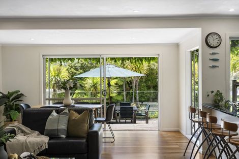 Photo of property in 14 Aberdeen Road, Campbells Bay, Auckland, 0620
