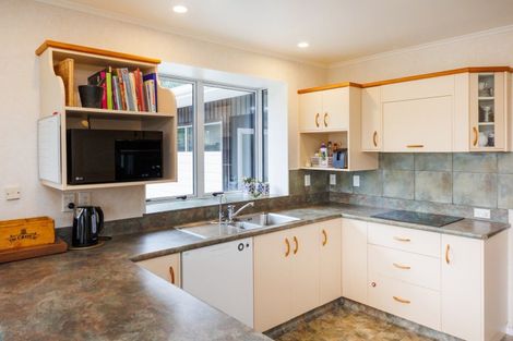 Photo of property in 4 Anaru Place, Awapuni, Palmerston North, 4412