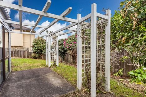 Photo of property in 6 Glucina Avenue, West Harbour, Auckland, 0618