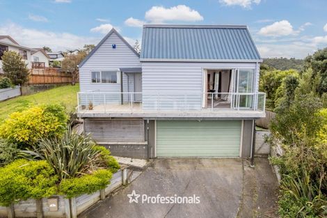 Photo of property in 3 Lone Tree Grove, Kelson, Lower Hutt, 5010
