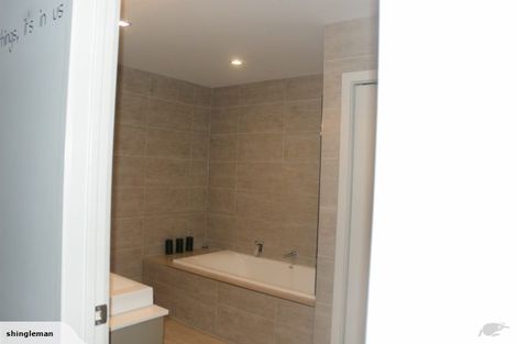 Photo of property in 11 The Mall, Mount Maunganui, 3116