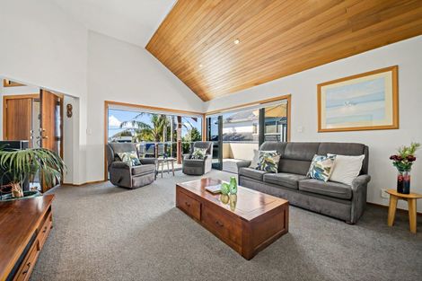 Photo of property in 4 Takutai Avenue, Bucklands Beach, Auckland, 2012