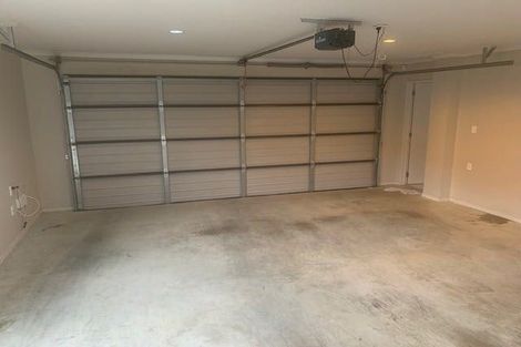 Photo of property in 28 Heidi Crescent, Flat Bush, Auckland, 2016