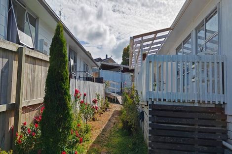 Photo of property in 24a/2 Waimumu Road, Massey, Auckland, 0614