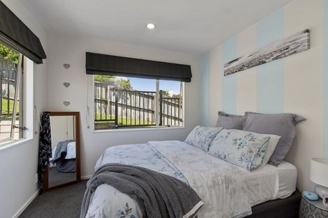 Photo of property in 6 Stephanie Close, Glenfield, Auckland, 0629