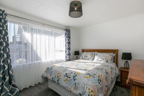 Photo of property in 11 Chester Street, Taradale, Napier, 4112