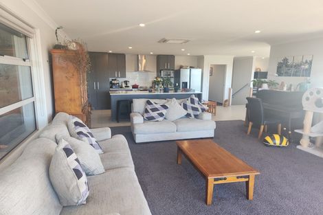 Photo of property in 7 Caterer Lane, Paraparaumu, 5032