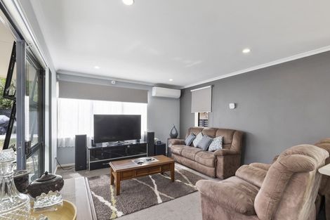 Photo of property in 2/1 Saints Court, Manurewa, Auckland, 2102