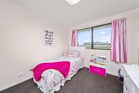 Photo of property in 5 Reremoana Close, Hawera, 4610