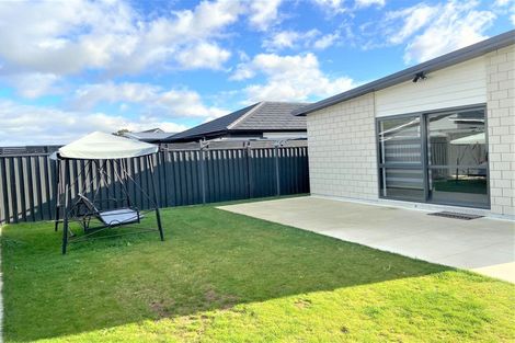 Photo of property in 6 Pattullo Crescent, Wallaceville, Upper Hutt, 5018