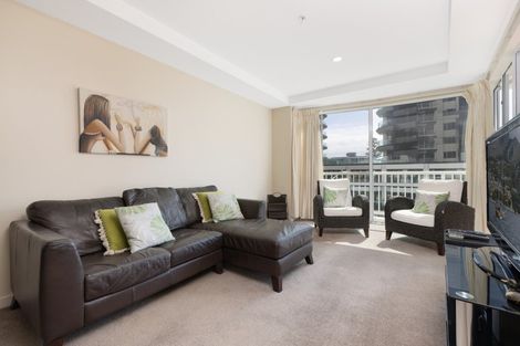 Photo of property in 12 Maunganui Road, Mount Maunganui, 3116