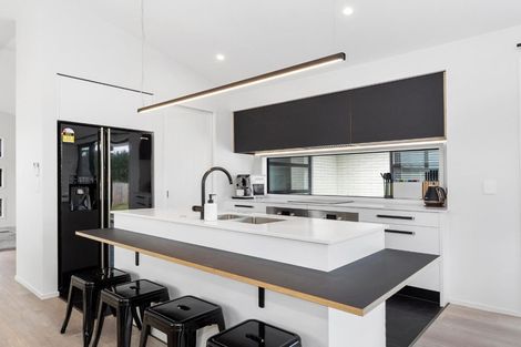 Photo of property in 38 Puhirake Crescent, Pyes Pa, Tauranga, 3112