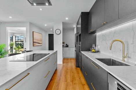 Photo of property in 82 Hayfield Way, Karaka, Papakura, 2113