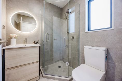 Photo of property in 6/24 Tupaki Place, Pakuranga Heights, Auckland, 2010