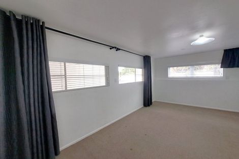 Photo of property in 11a Roberts Road, Matakatia, Whangaparaoa, 0930