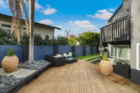 Photo of property in 5a Bruce Street, Northcote Point, Auckland, 0627
