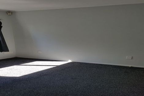Photo of property in 15 Caspian Close, New Lynn, Auckland, 0600