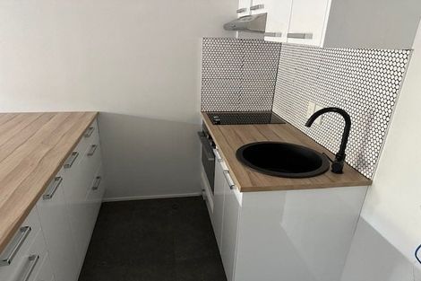 Photo of property in 28a/30 Westward Ho, Glen Eden, Auckland, 0602