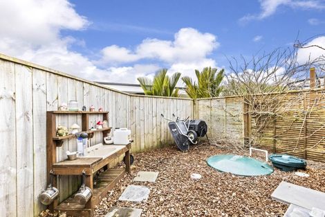 Photo of property in 21 Smith Street, Lepperton, New Plymouth, 4373