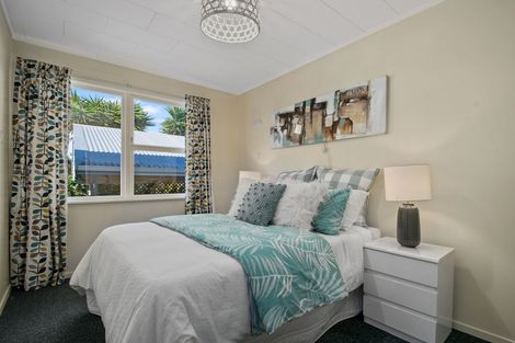 Photo of property in 10 Scotstoun Place, Glen Eden, Auckland, 0602