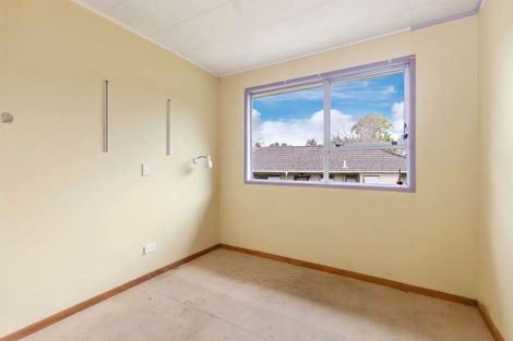 Photo of property in 5 Topliss Drive, Northcross, Auckland, 0632