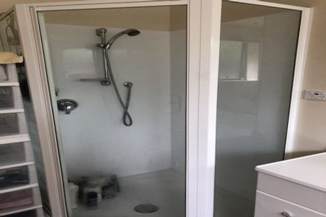 Photo of property in 10 Copplestone Place, New Lynn, Auckland, 0600