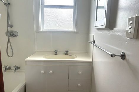 Photo of property in 1 Avon Terrace, Roslyn, Palmerston North, 4414
