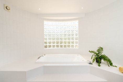 Photo of property in 14 Woodford Heights, Havelock North, 4130