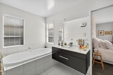 Photo of property in 35 Birkdale Drive, Shirley, Christchurch, 8061