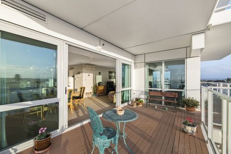 Photo of property in 12/72a Devonport Road, Tauranga, 3110
