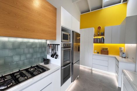 Photo of property in 8 Langstone Place, Chatswood, Auckland, 0626