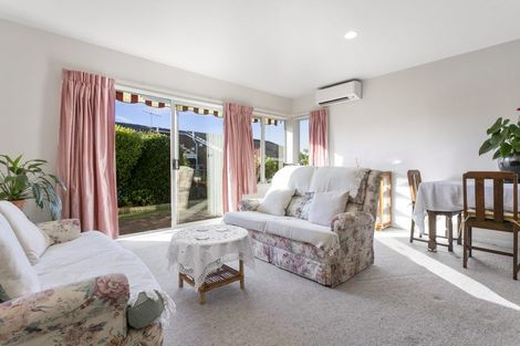 Photo of property in 30 The Grove, Red Beach, 0932