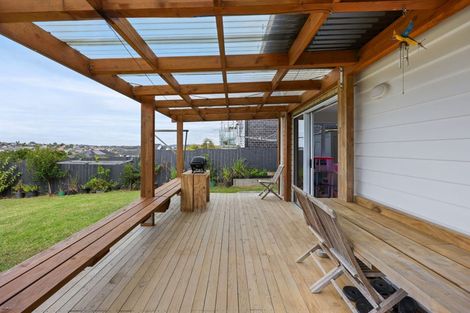 Photo of property in 85c Lake Panorama Drive, Henderson Valley, Auckland, 0614