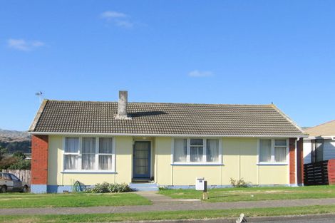 Photo of property in 19 Takapuwahia Drive, Takapuwahia, Porirua, 5022