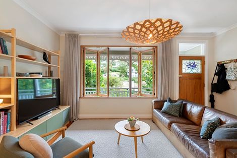 Photo of property in 71 Severn Street, Island Bay, Wellington, 6023