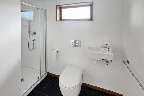 Photo of property in 35 Poto Road, Normandale, Lower Hutt, 5010