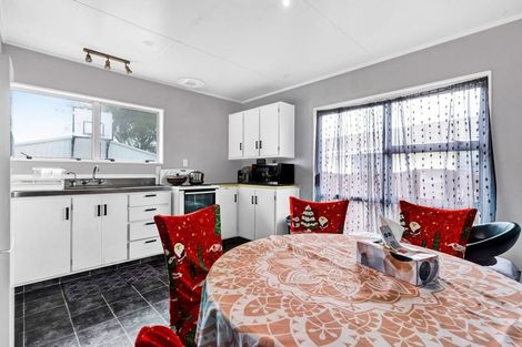 Photo of property in 11 Manuka Place, Hawera, 4610