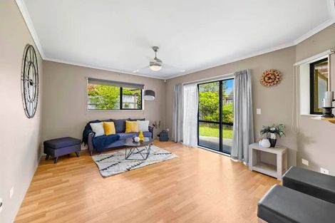 Photo of property in 19 Reybert Place, Massey, Auckland, 0614
