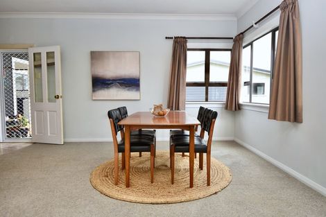 Photo of property in 4 Mckenzie Terrace, Carterton, 5713
