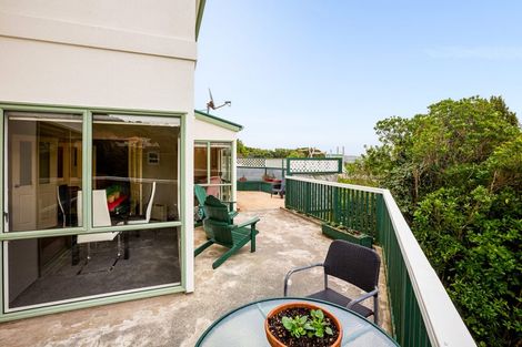 Photo of property in 10 Glengavel Grove, Papakowhai, Porirua, 5024